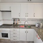 Apartamento Adelfas 2 *