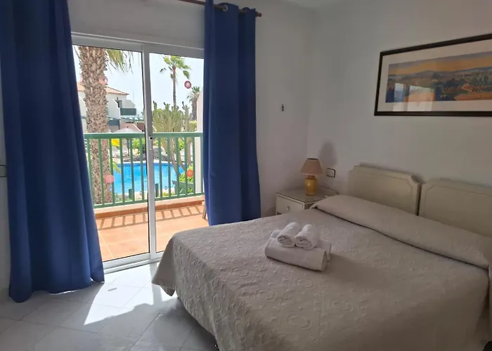 Adelfas 2 Apartment *