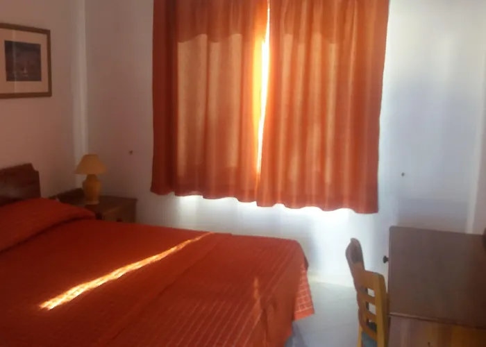 Adelfas 2 Apartment