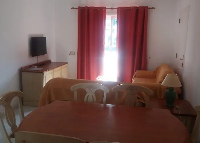 Adelfas 2 Apartment