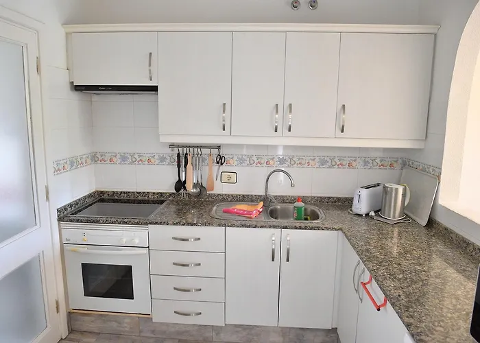 Apartment Adelfas 2 *