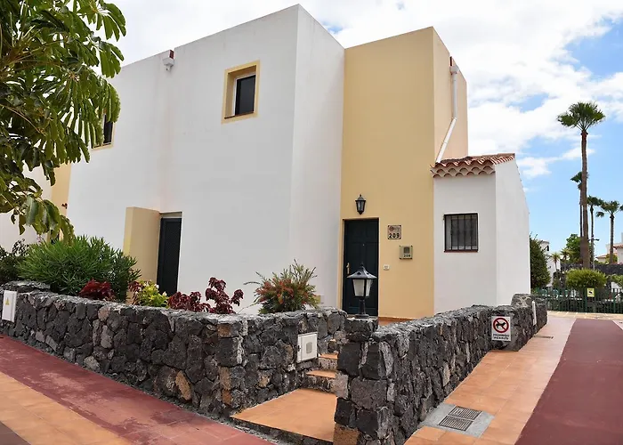 Adelfas 2 Apartment *