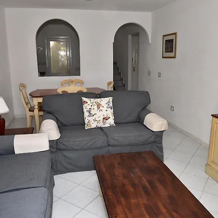 Apartman Adelfas 2