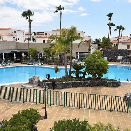 Apartman Adelfas 2 *