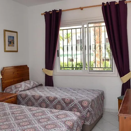 Apartman Adelfas 2 *